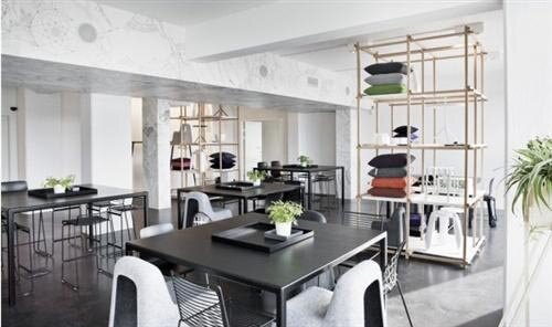 Modern interior design with black furniture Modern Home Interior Design with Black Furniture